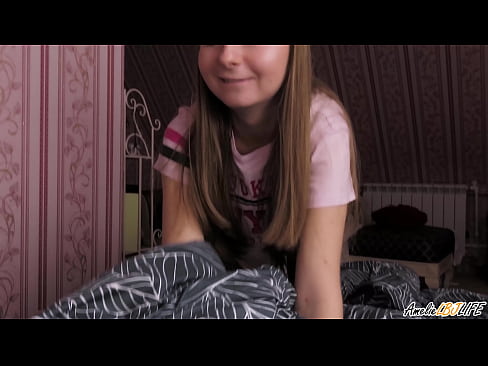 ❤️ Blondie onun BFF-ni dərindən sorur və ağzına boşaldır ️ Sikişmə az.ttsex.ru ❌️